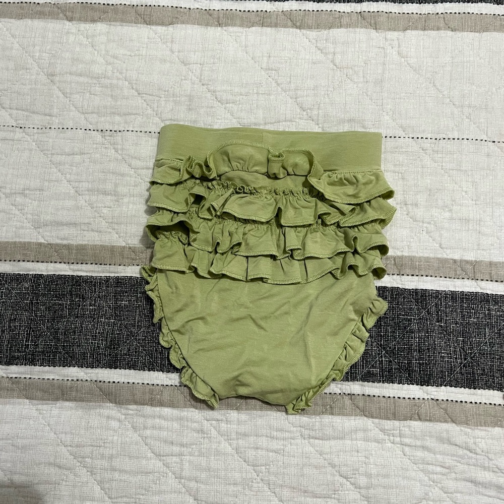 Floral Mustard Top with Green Bloomers - Picture 3 of 3